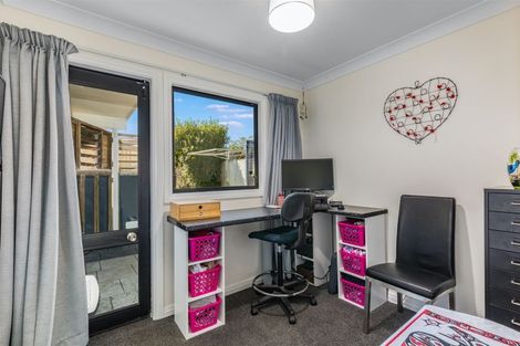 Photo of property in 2 Seascape View, Paremata, Porirua, 5024