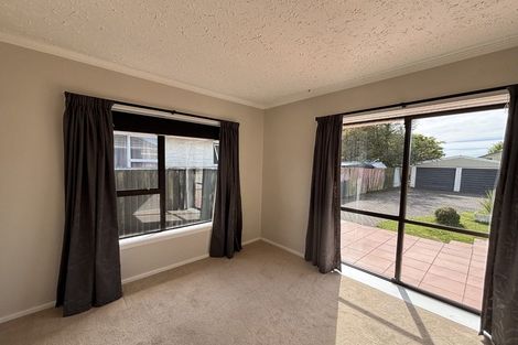Photo of property in 10 Oakdale Street, Avonhead, Christchurch, 8042