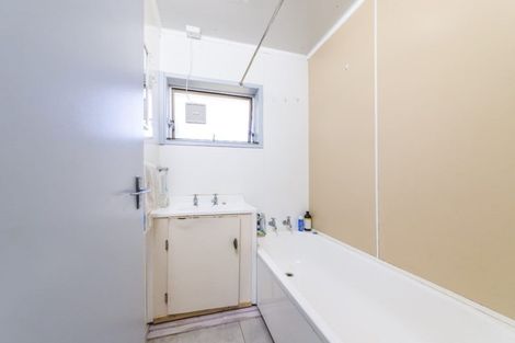 Photo of property in 2/1 Leigh Terrace, Bayview, Auckland, 0629