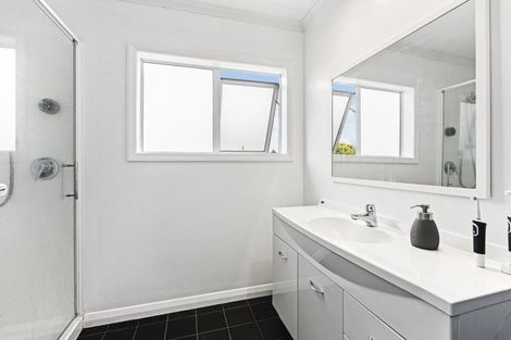 Photo of property in 37 Somerset Street, Brooklands, New Plymouth, 4310