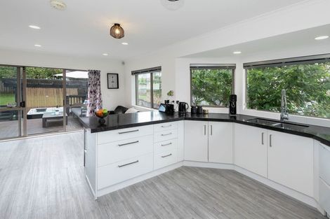 Photo of property in 62 Edendale Road, Somerville, Auckland, 2014