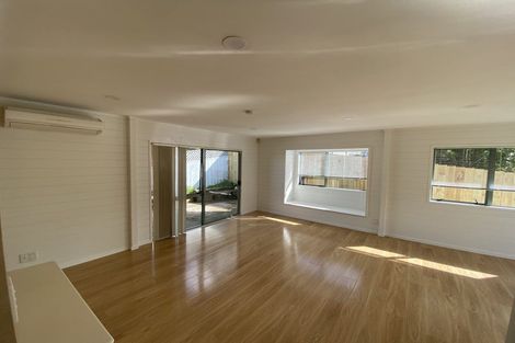 Photo of property in 1/4 Mossop Rise, Glenfield, Auckland, 0629