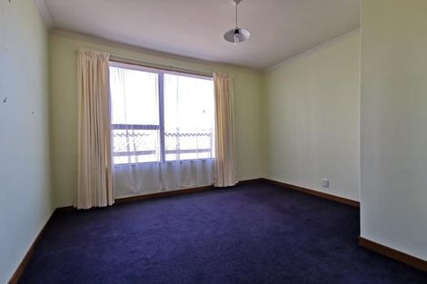 Photo of property in 16 Arahanga Grove, Maupuia, Wellington, 6022