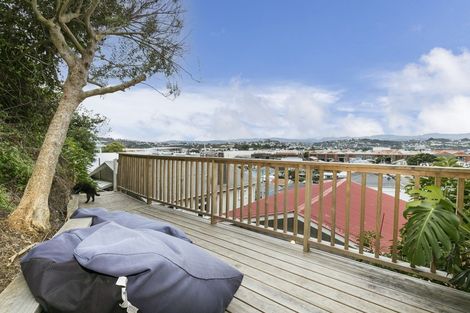 Photo of property in 22 Queens Drive, Kilbirnie, Wellington, 6022