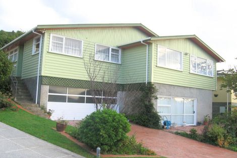 Photo of property in 14 Rembrandt Avenue, Tawa, Wellington, 5028