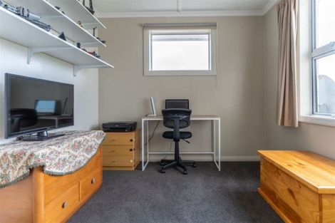 Photo of property in 16 Golfers Drive, Balclutha, 9230