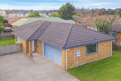 Photo of property in 72b Manuroa Road, Takanini, 2112