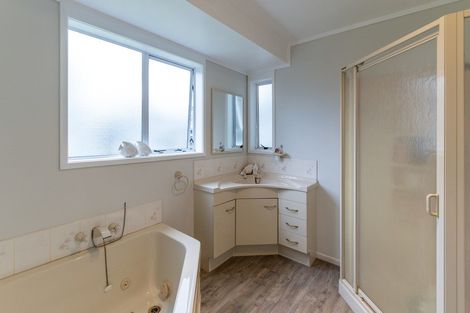 Photo of property in 74 Kennedy Drive, Levin, 5510