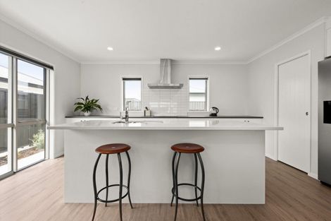 Photo of property in 14 Rangataiki Place, Te Awa, Napier, 4110