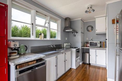 Photo of property in 5 Camden Street, Vogeltown, New Plymouth, 4310