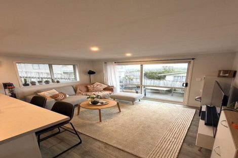 Photo of property in 11a Rishworth Avenue, Stanmore Bay, Whangaparaoa, 0932