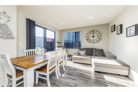 Photo of property in 1 Te Aparangi Road, Papakura, 2110