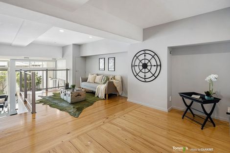 Photo of property in Stadium Garden Flats, 104/107 Thorndon Quay, Pipitea, Wellington, 6011