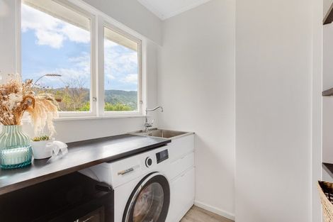 Photo of property in 39 Saint Johns Terrace, Tawa, Wellington, 5028