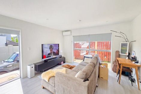 Photo of property in 3/492 East Coast Road, Windsor Park, Auckland, 0630