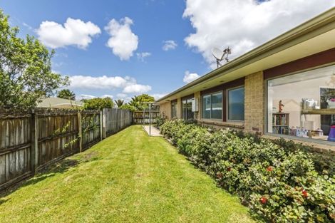 Photo of property in 8 Adelphi Place, Albany, Auckland, 0632