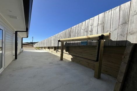 Photo of property in 21 Waitaria Terrace, Aotea, Porirua, 5024