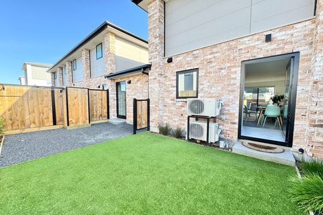 Photo of property in 26 Cessna Crescent, Mangere, Auckland, 2022