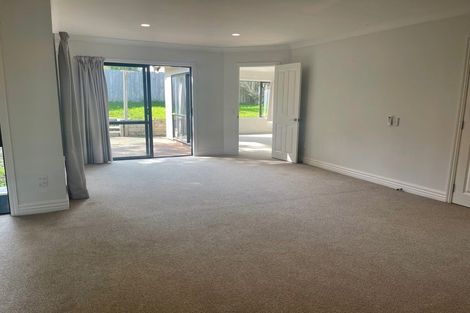 Photo of property in 29 Manu Place, Pinehill, Auckland, 0632