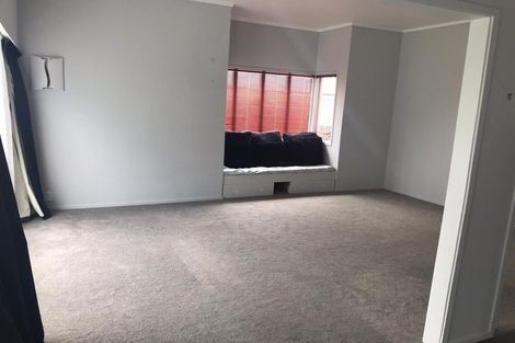 Photo of property in 12a Waiari Road, Conifer Grove, Takanini, 2112