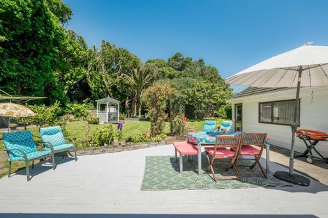 Photo of property in 81 Nimmo Avenue East, Waikanae, 5036