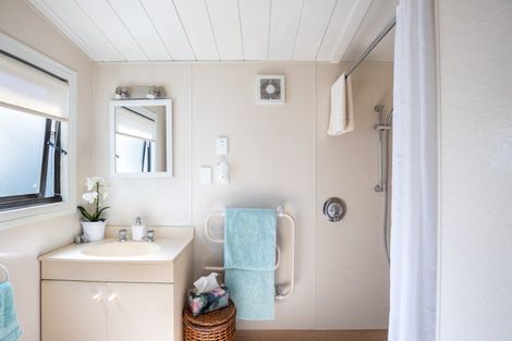 Photo of property in 3 Ngarue Place, Waitara, 4320