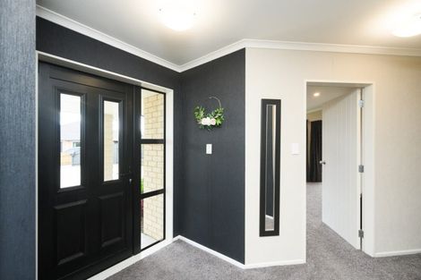 Photo of property in 6 Nevada Way, Kelvin Grove, Palmerston North, 4414