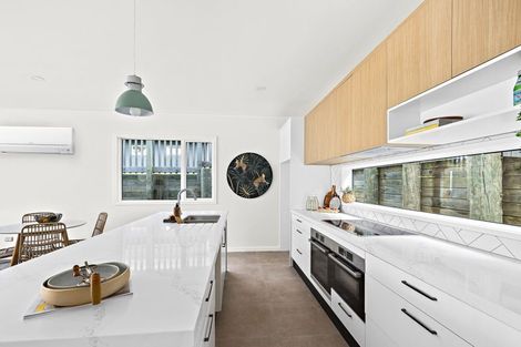 Photo of property in 7 The Bays Rise, Murrays Bay, Auckland, 0630