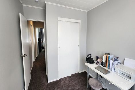 Photo of property in 2/80 Airlie Road, Plimmerton, Porirua, 5026