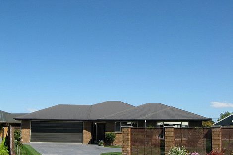 Photo of property in 10 Springside Place, Redwood, Christchurch, 8051