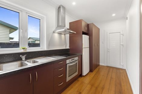 Photo of property in 252 Tremaine Avenue, Highbury, Palmerston North, 4412