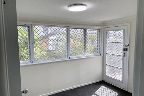 Photo of property in 5 White Swan Road, Mount Roskill, Auckland, 1041