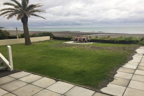 Photo of property in 7 Messenger Terrace, Oakura, 4314