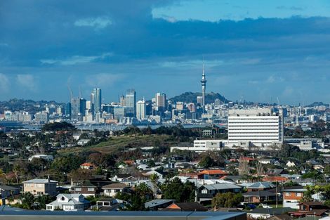 Photo of property in 167a East Coast Road, Castor Bay, Auckland, 0620