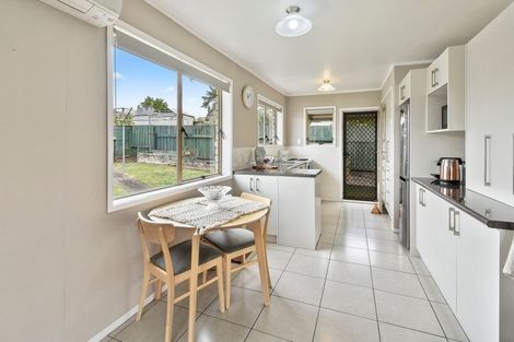 Photo of property in 2/19 Tatariki Street, Rosehill, Papakura, 2113