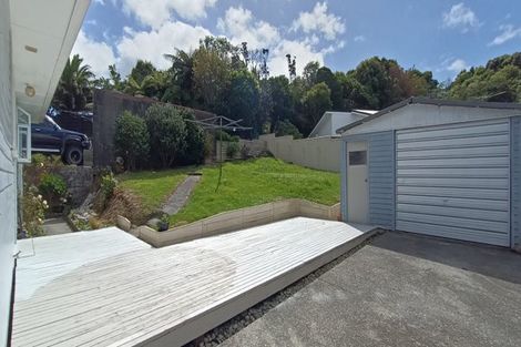 Photo of property in 5 Cypress Drive, Maungaraki, Lower Hutt, 5010