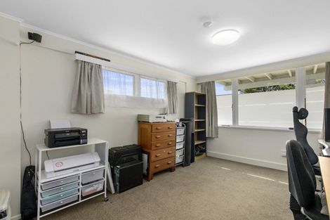 Photo of property in 32 Kingsley Street, Stokes Valley, Lower Hutt, 5019