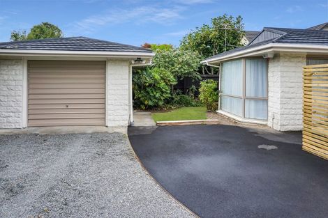 Photo of property in 2/2a Chilcombe Street, Ilam, Christchurch, 8041