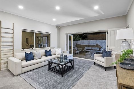 Photo of property in 12 Lakeridge Close, Northcross, Auckland, 0632