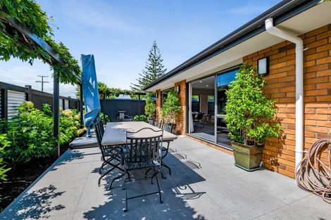 Photo of property in 115 Young Street, New Plymouth, 4310