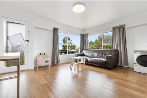 Photo of property in 2/20 Nigel Road, Browns Bay, Auckland, 0630