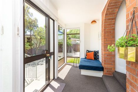 Photo of property in 36 Riverlaw Terrace, Saint Martins, Christchurch, 8022