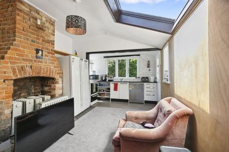 Photo of property in 66 Kelburn Parade, Kelburn, Wellington, 6012