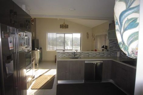 Photo of property in 1 Cherry Grove, Strathmore Park, Wellington, 6022