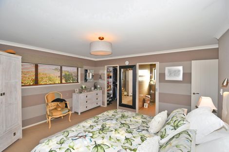 Photo of property in 2 Wonderview Road, Leigh, 0985