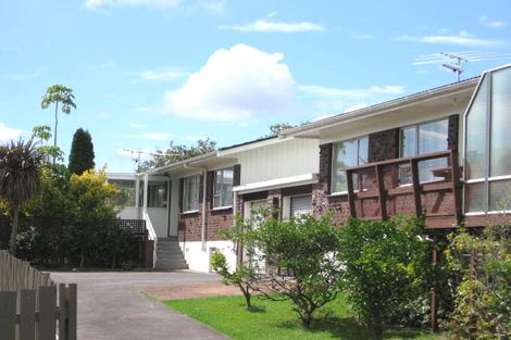 Photo of property in 2/5 Cezanne Place, New Lynn, Auckland, 0600
