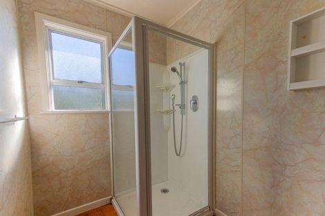 Photo of property in 5 Ngahina Street, Marton, 4710