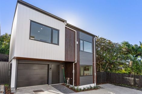Photo of property in 6/30 Kiteroa Terrace, Rothesay Bay, Auckland, 0630