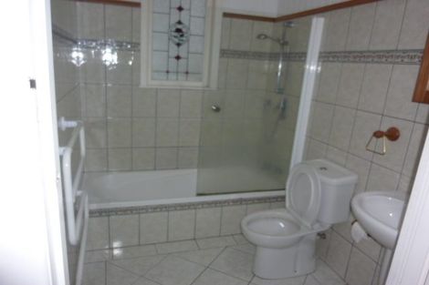 Photo of property in 1020 Great North Road, Point Chevalier, Auckland, 1022