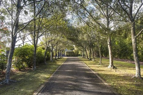 Photo of property in 38 Titirangi Drive, Fitzherbert, Palmerston North, 4471